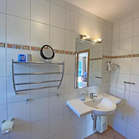 Апартаменти Ferienwohnung 04 Am Selliner See